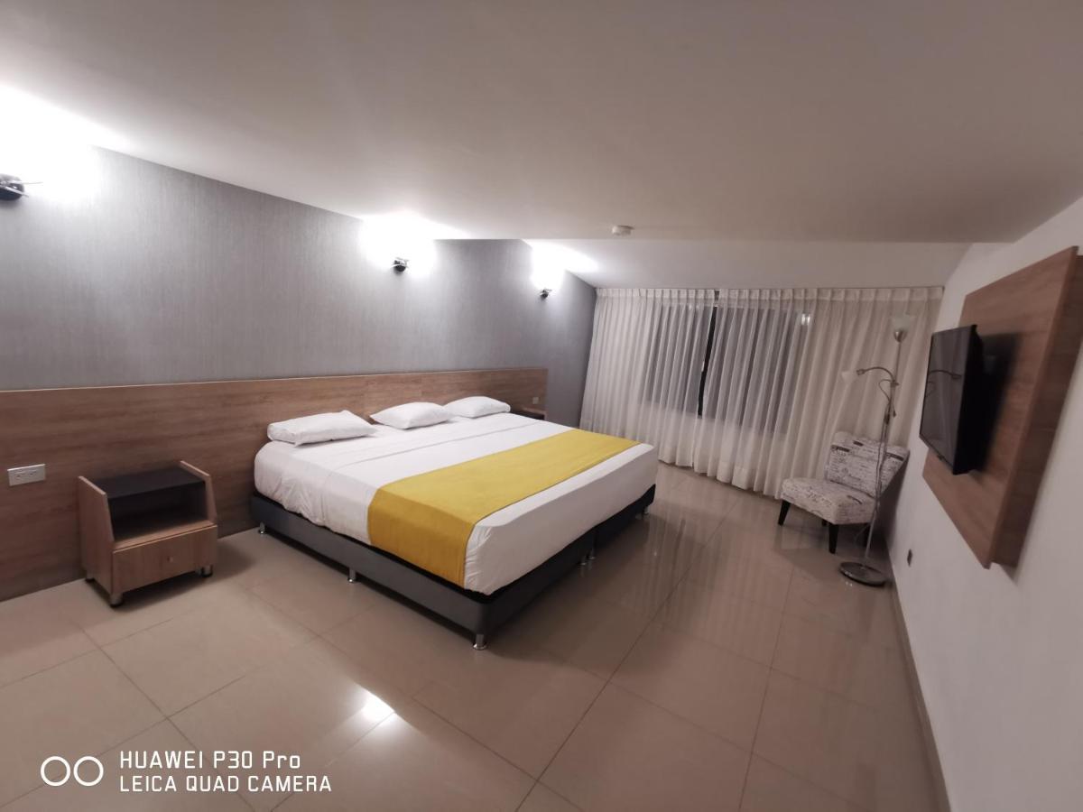 Hotel Lindsay 马尼萨莱斯 外观 照片