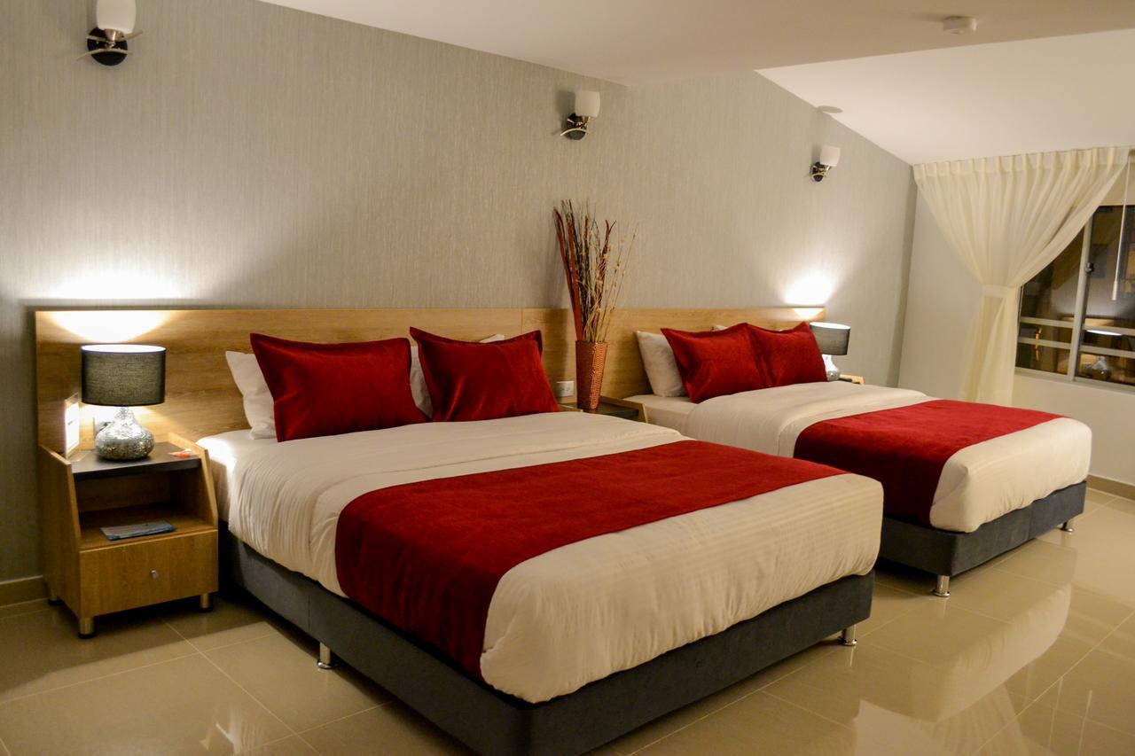 Hotel Lindsay 马尼萨莱斯 外观 照片