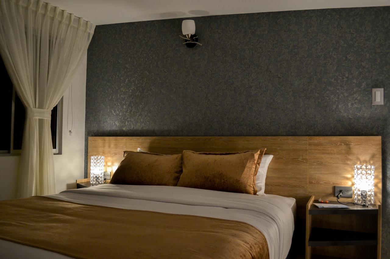 Hotel Lindsay 马尼萨莱斯 外观 照片