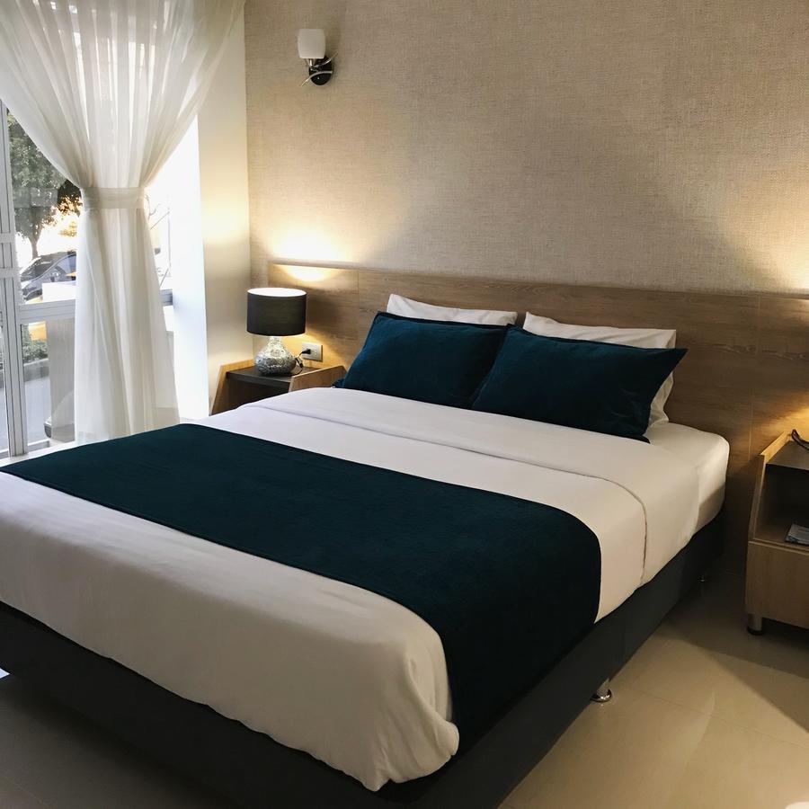 Hotel Lindsay 马尼萨莱斯 外观 照片